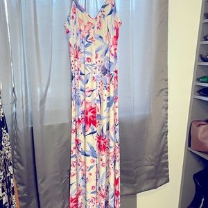 Long maxi JLO dress Size L, (NWOT)